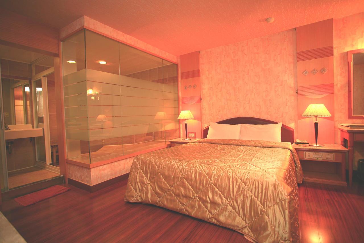 Paiwei Motel Tainan Eksteriør billede
